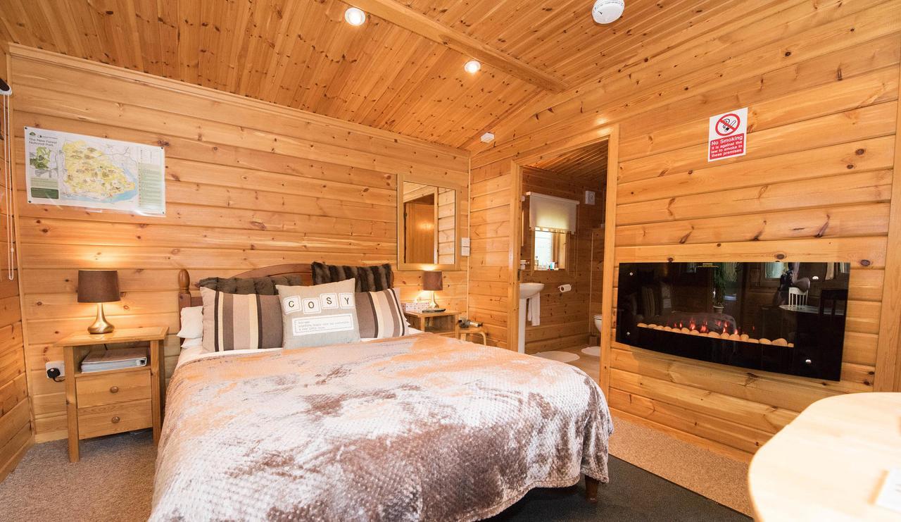 Cypress Log Cabins Accommodation Godshill (Hampshire) Exterior foto