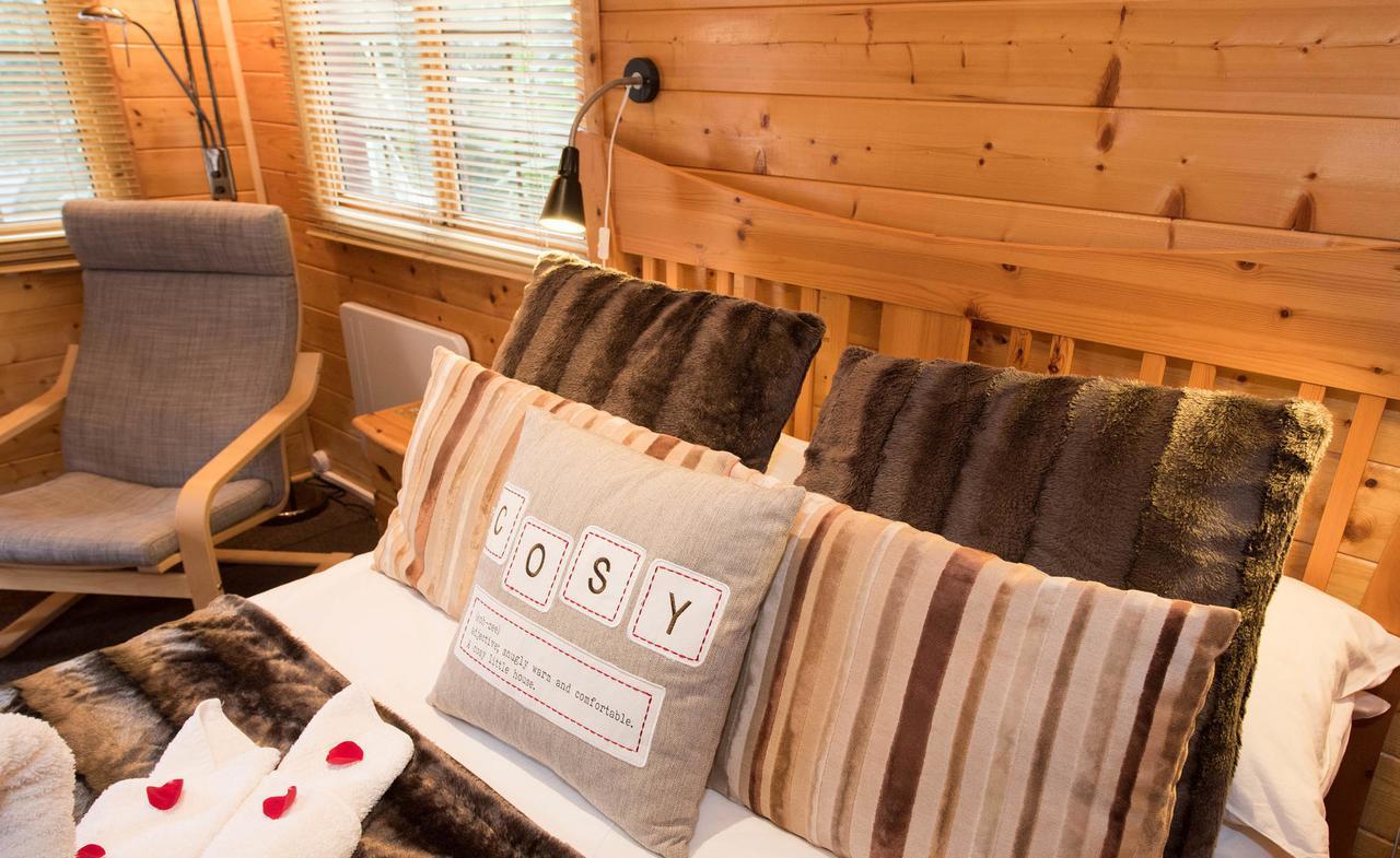 Cypress Log Cabins Accommodation Godshill (Hampshire) Exterior foto